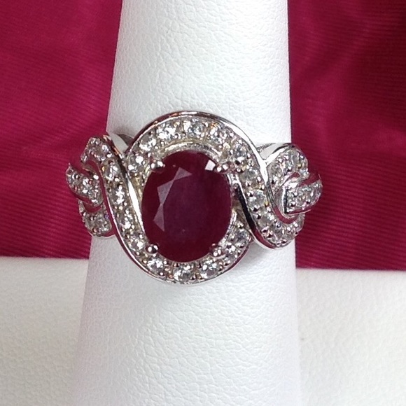 Genuine Mahaleo Ruby & Zircon Ring - Picture 4 of 8